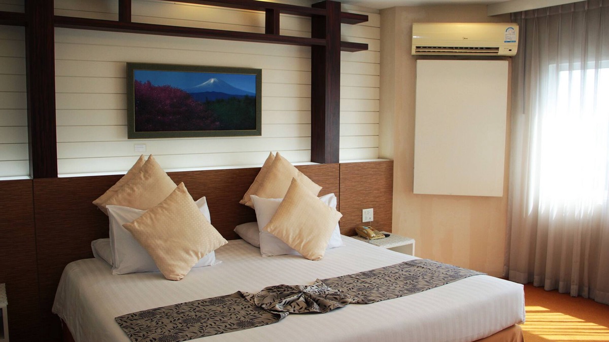 Chachoengsao Hotel | V Verve Service Apartment Hotel