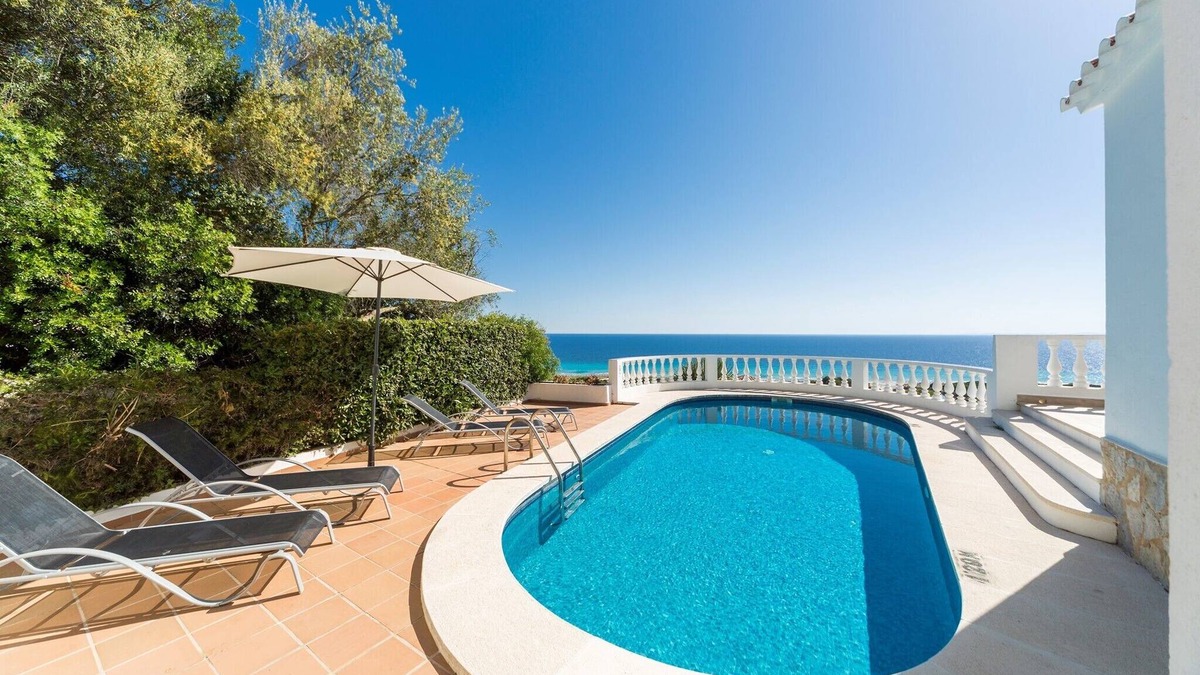 Sant Jaume Mediterrani Ski Chalet | V17 | Villa Amoura - Three Bedroom Chalet, Sleeps 6