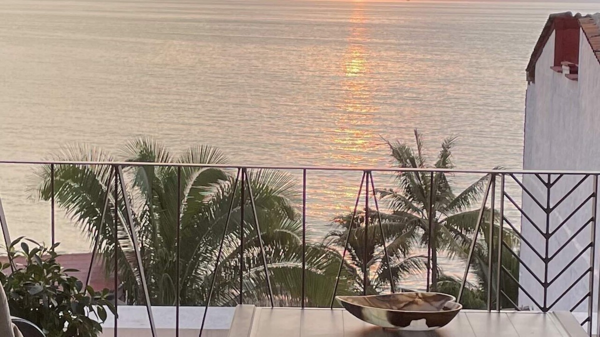 Amapas Condo | V177 LUXURY 1892 SQ FT 2 BEDROOM CONDO ROMANTIC ZONE 1/2 BLOCK LOS MUERTOS BEA