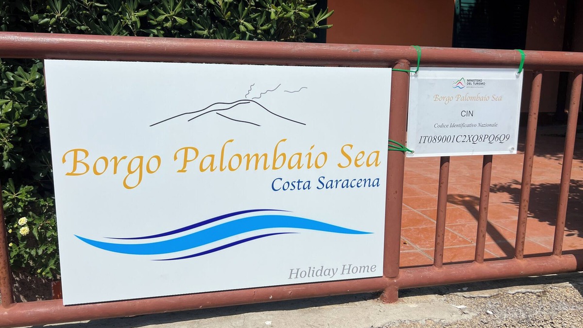 Costa Saracena-Castelluccio Apartment | Vacation home with large outdoor space, 3 rooms, kitchen within walking distance to the sea