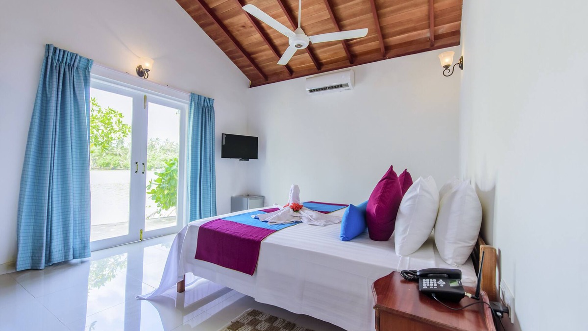 Negombo Hotel | VAAYA HOTEL, Negombo