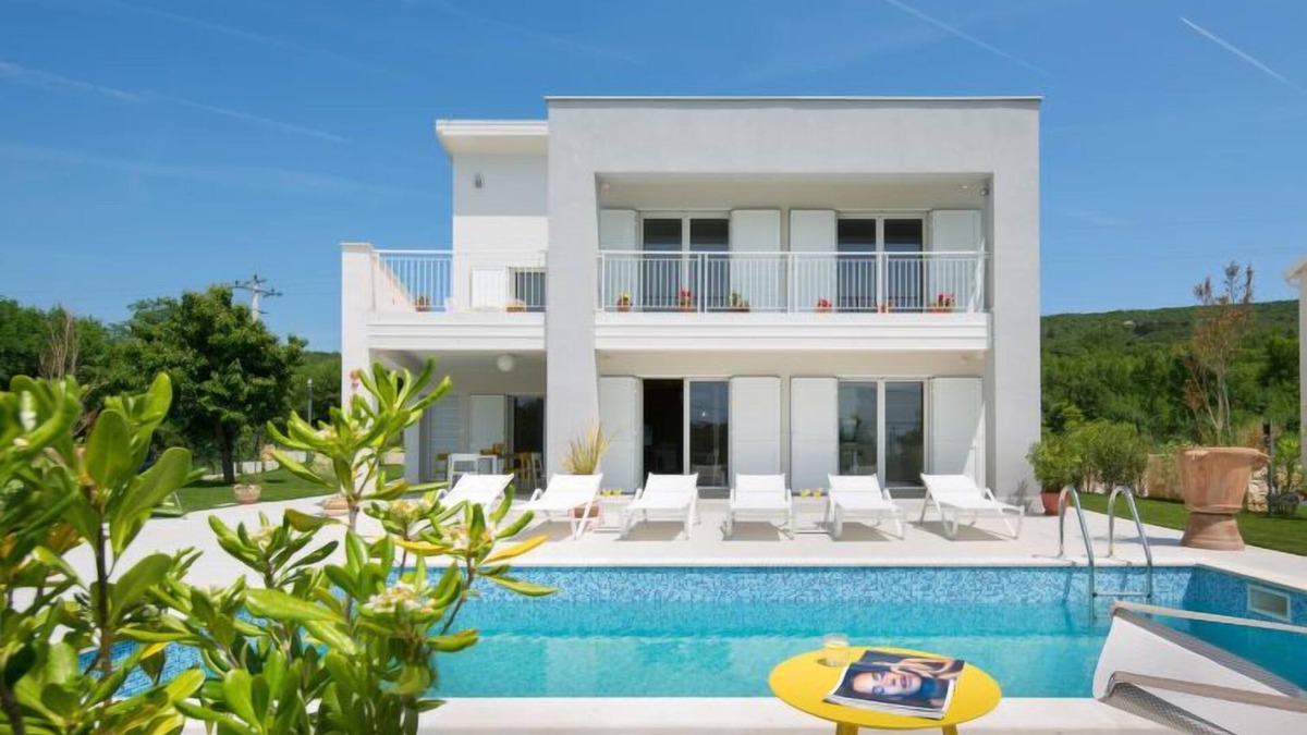 Stanisovi House | Vacation home Debora by Interhome