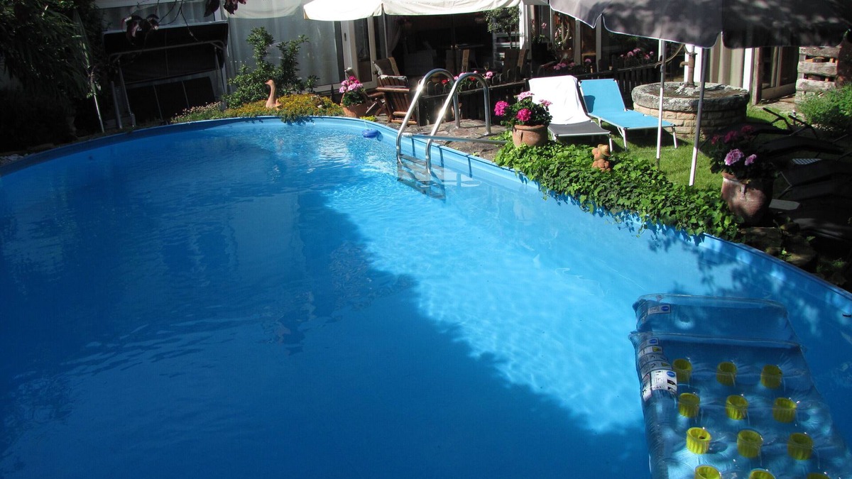 Neustadt-Lachen-Speyerdorf Condo | Vacation apartment for up to 6 people with sunny courtyard, garden and pool
