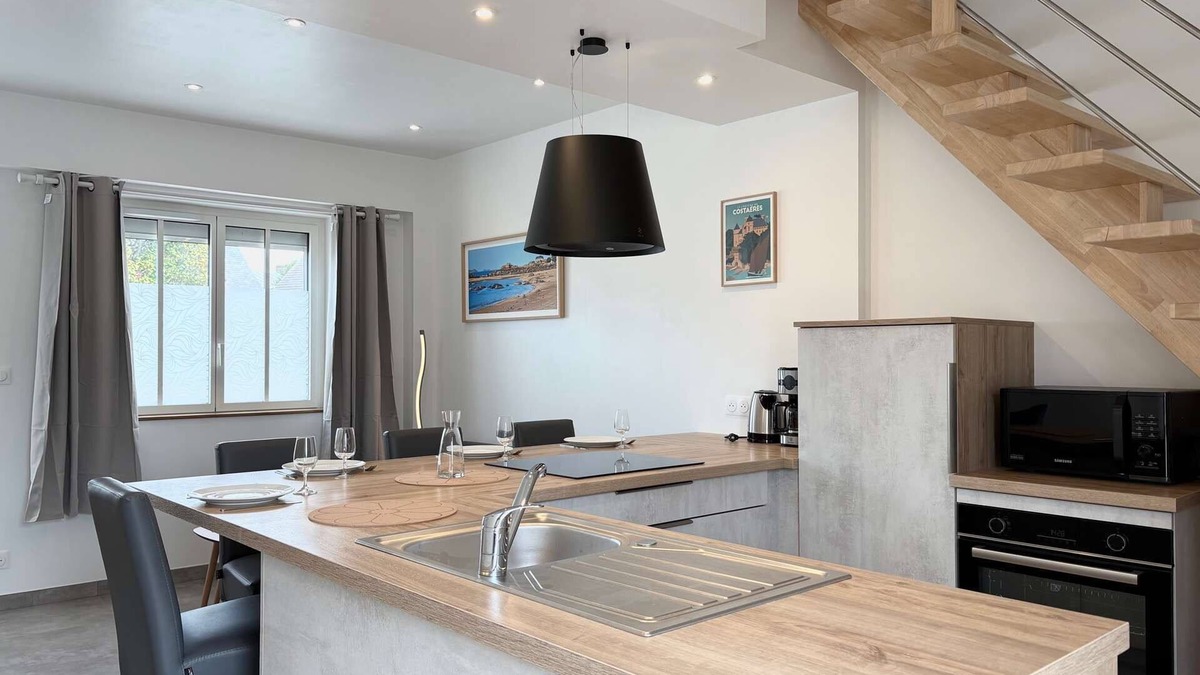 Tregastel House | Vacances à quelques pas de la mer et des commerces