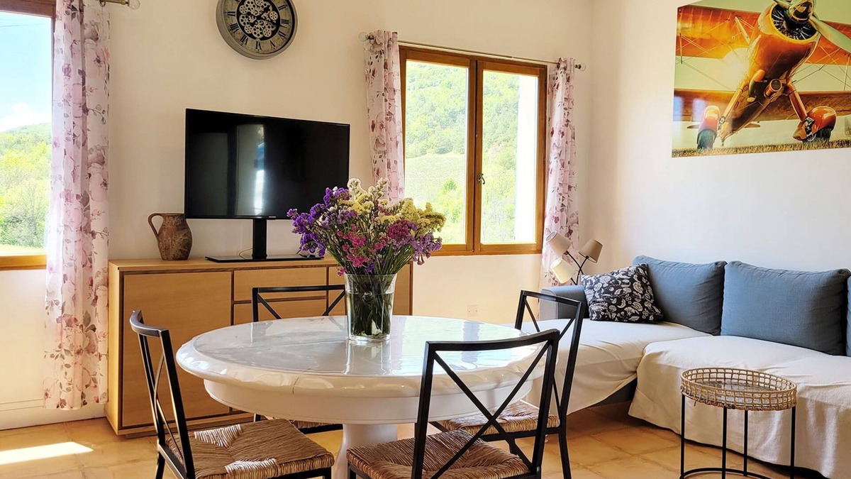 Banon House | Vacances au Soleil Dans Gite Calme et Confortable