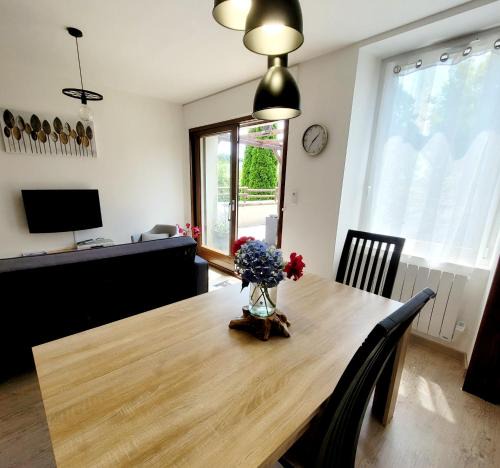 Messeix Apartment | Vacances en famille 4 étoiles à 30min des pistes de Ski Mont Dore Sancy