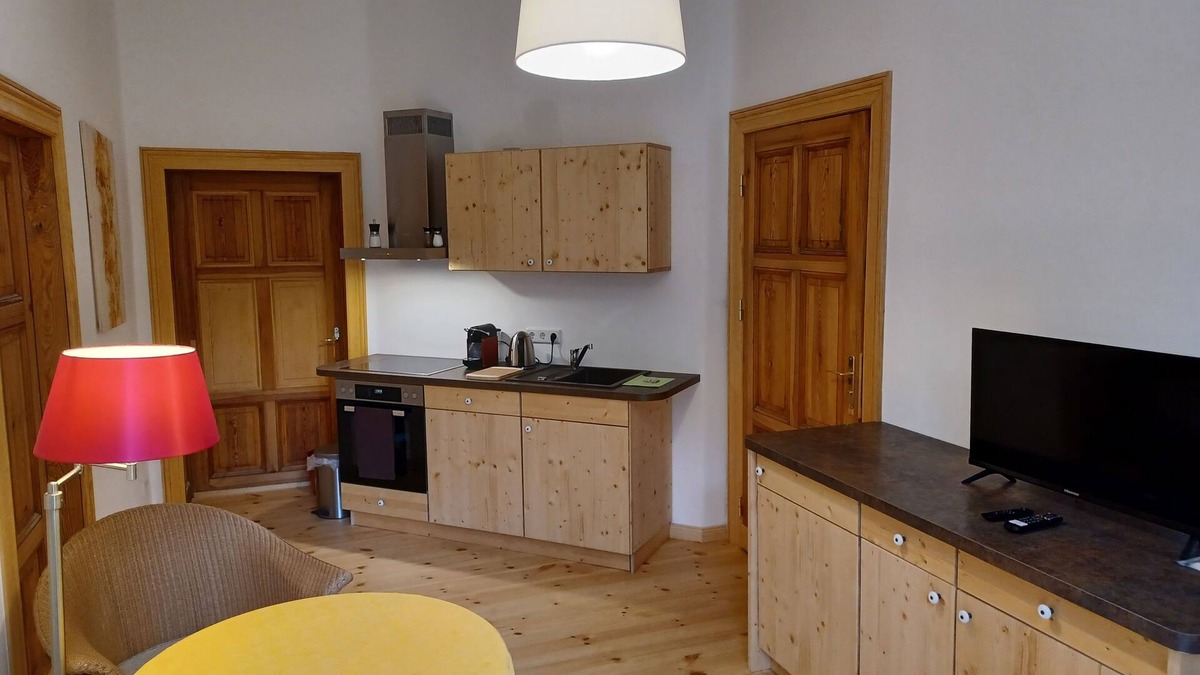 Kloster Lehnin Apartment | Vacation apartment "Biene" in the listed Krahne art estate