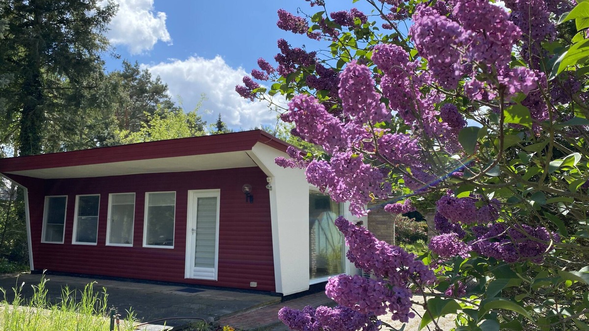 Wandlitz House | Vacation home with large garden and sun terrace, bathing lakes nearby