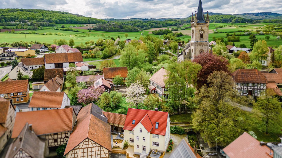 Ostheim Apartment | Vacation apartment at the Kirchbrunnen in the Rhön (ground floor)