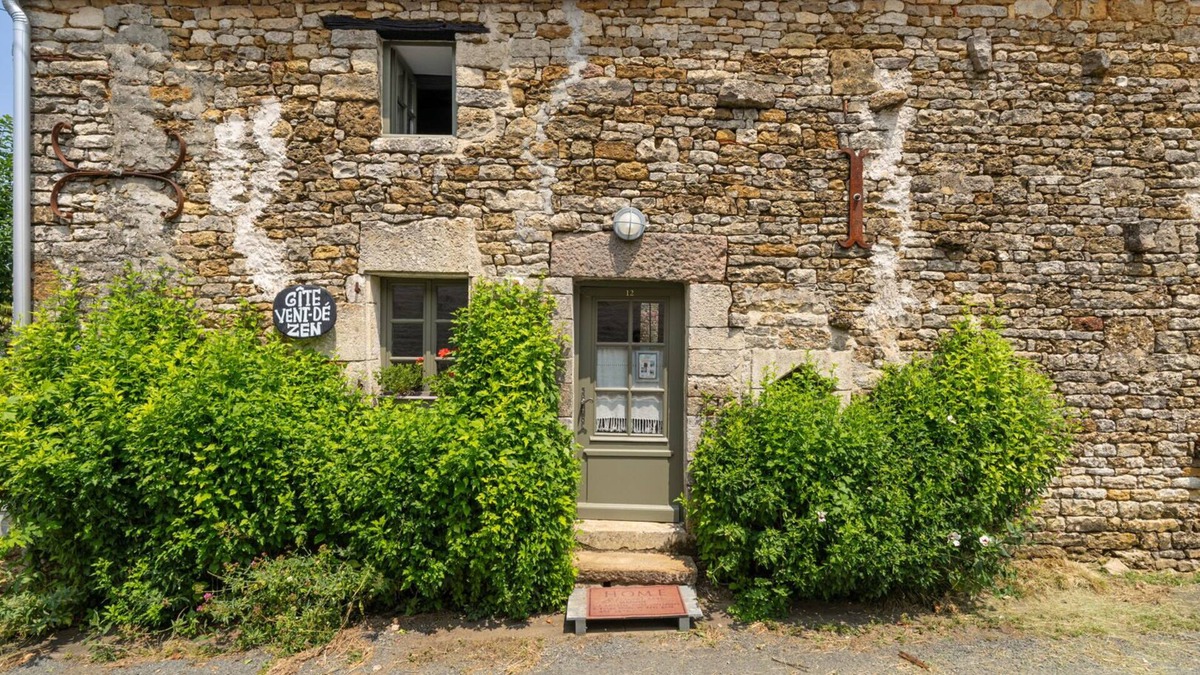 Saint-Juire-Champgillon House | Vacation Home "Gîte - Vent Dé Zen" with Private Terrace