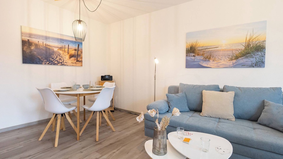 Wremen Apartment | Vacation apartment Lili Marleen 3-20, peaceful and with a sun terrace.