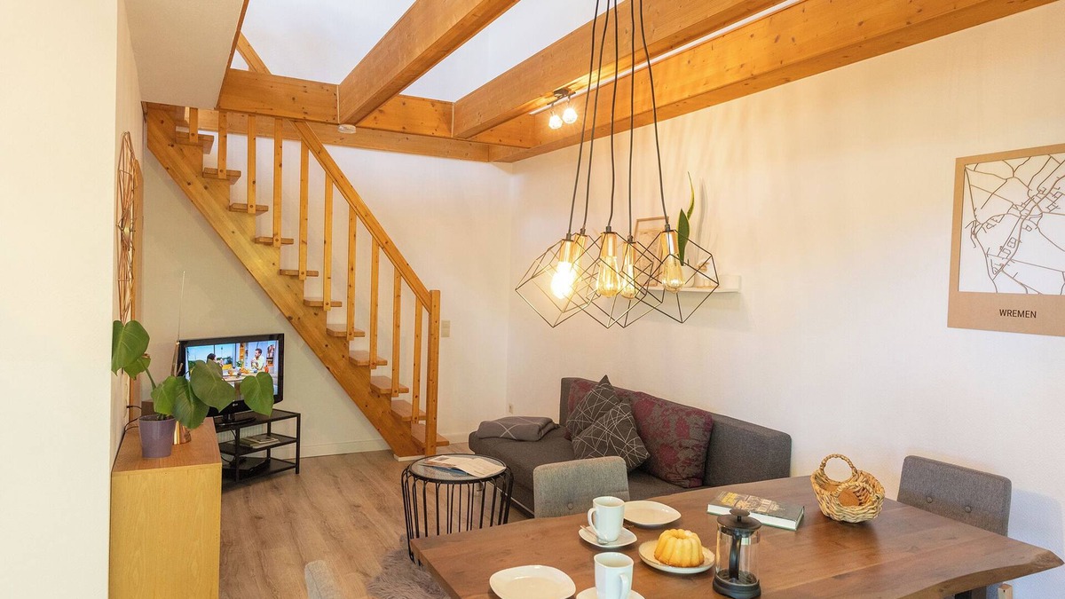 Wremen Apartment | Vacation apartment "Buhne 32" Lilli Marleen 3-32, peaceful and with a sunny balcony.