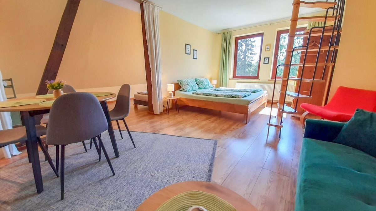 Ahrenshagen-Daskow Apartment | Vacation apartment 2 - Holiday apartments on the edge of the forest