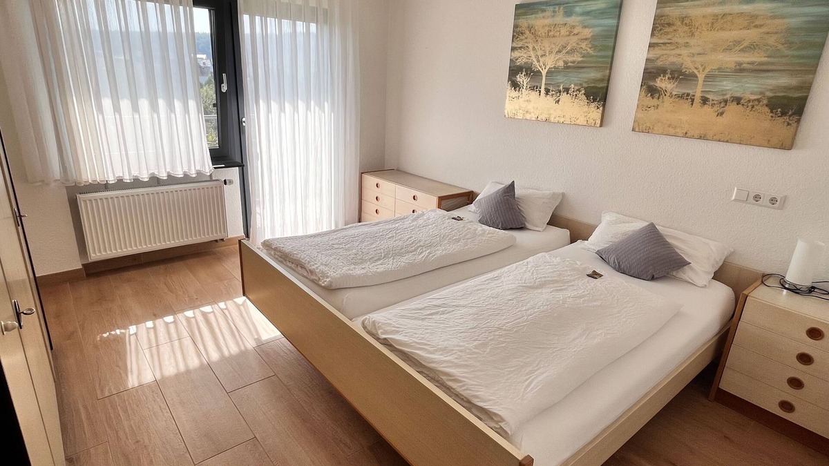 Lehrensteinsfeld Apartment | Vacation apartment Lauchäcker - Guesthouse Zum Wolffenturm