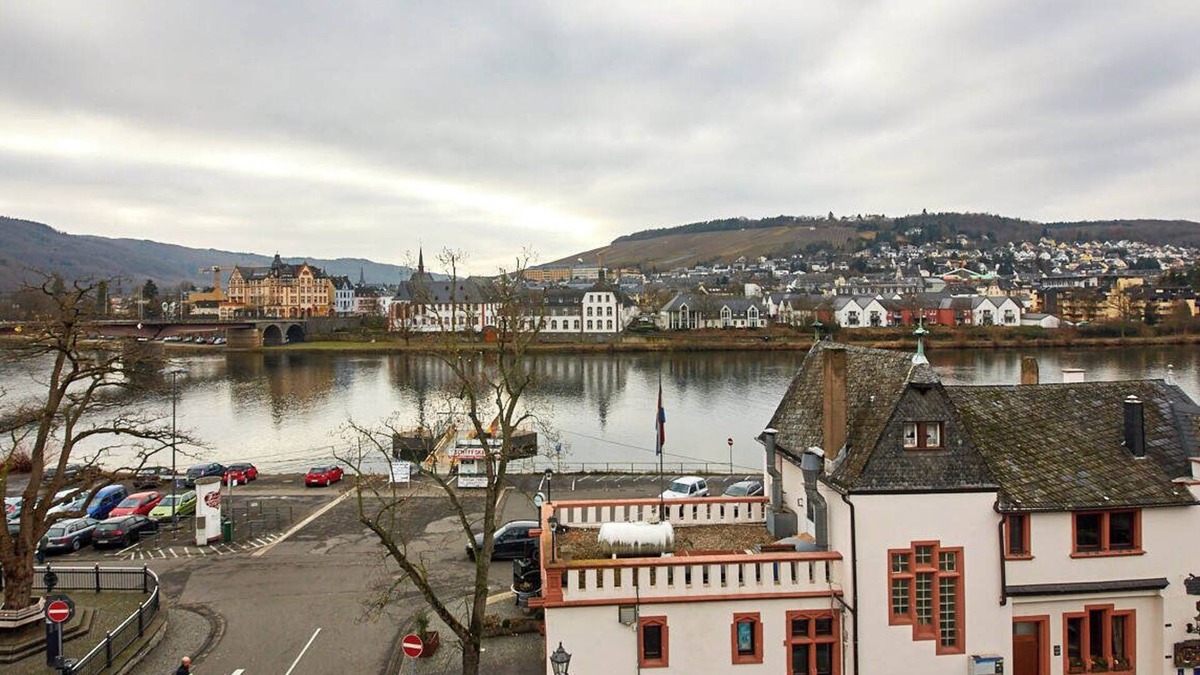 Bernkastel Apartment | Vacation apartment at the shore apartment no. 2