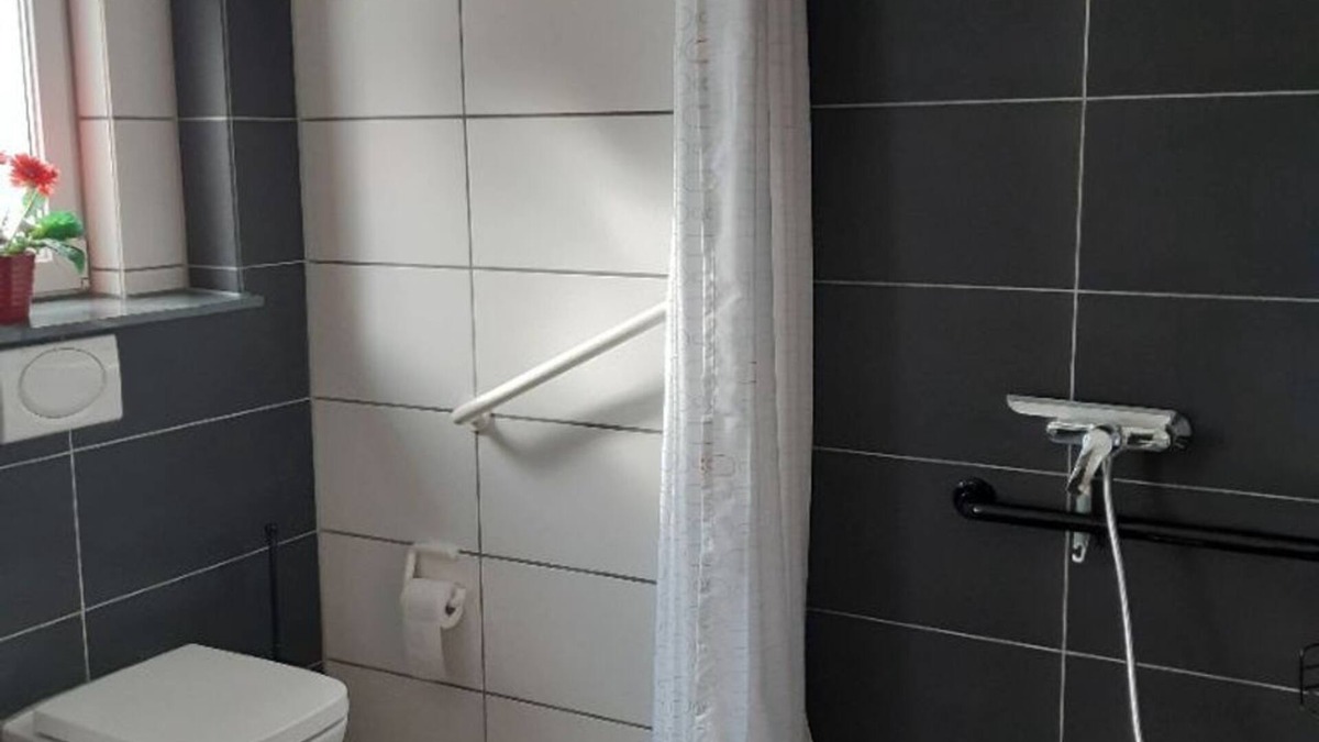 Bad Sobernheim Apartment | Vacation apartment Uschi - apartment/apartment, bathroom, WC, 1 bedroom