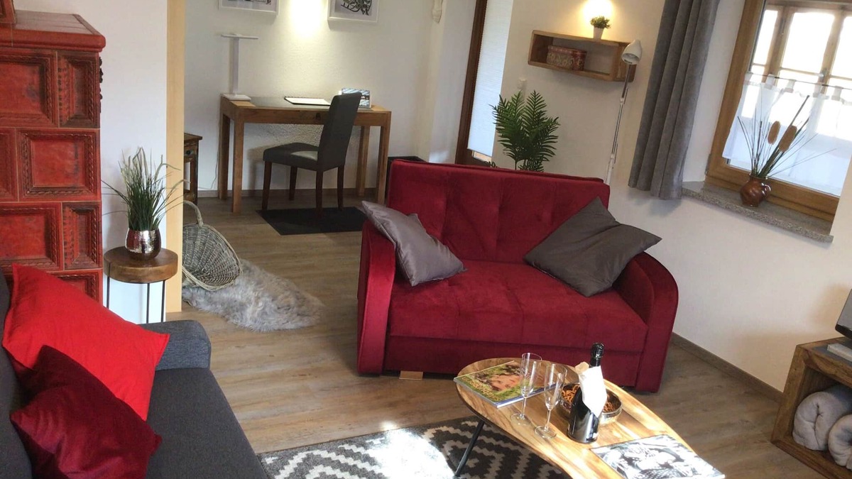 Bischofswiesen Apartment | Vacation apartment Lederhose, 1-2 pers. 81 m², bedroom, double room, shower/WC, bathroom, T