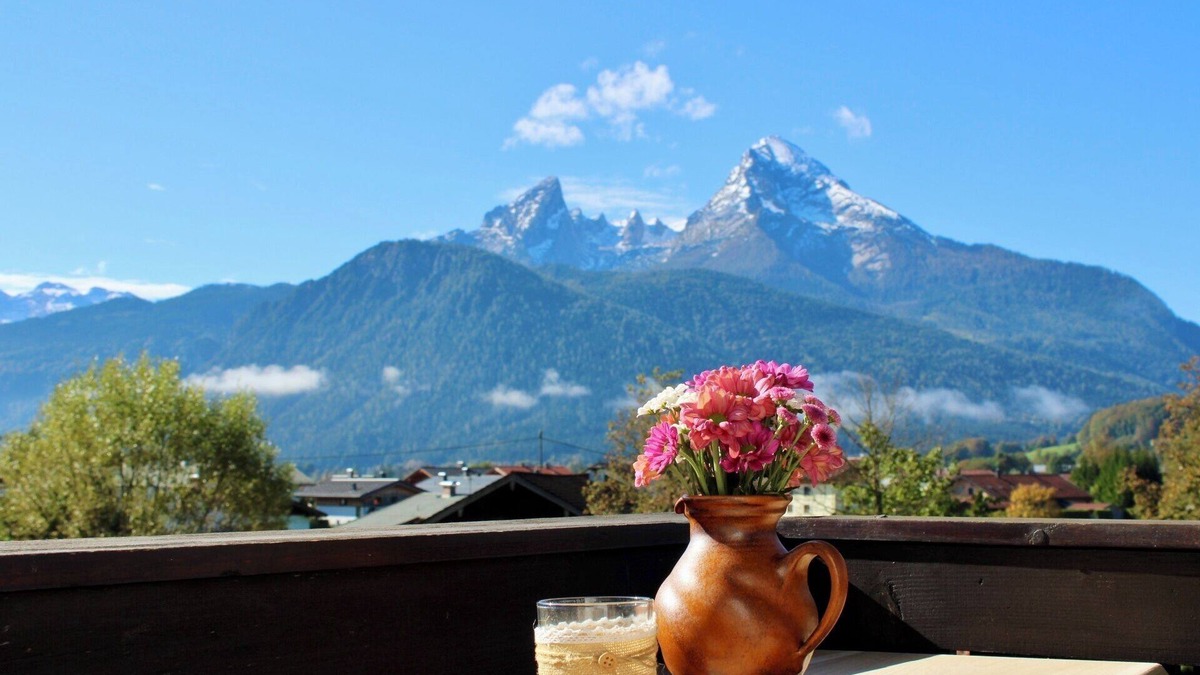 Stanggaß Apartment | Vacation apartment Watzmannblick, 1-5 pers. 80m², 2 bedrooms, shower/WC, bathroom