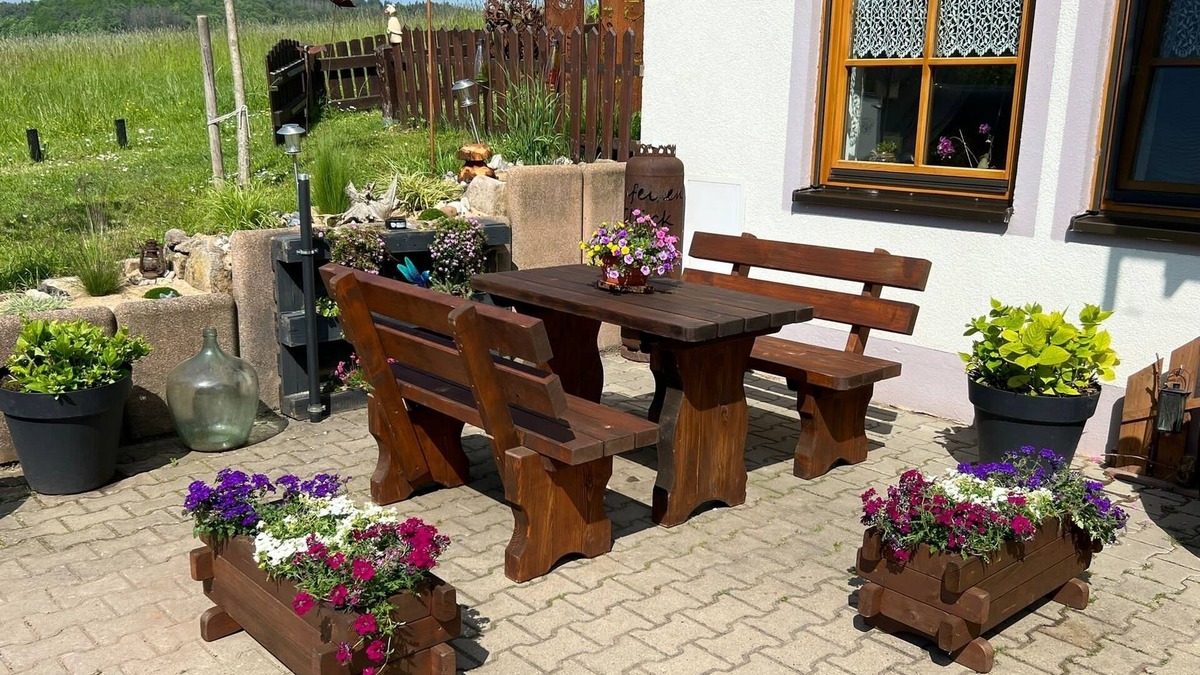 Pruhl Apartment | Vacation apartment in the Steigerwald, lovingly furnished. quiet location with pool