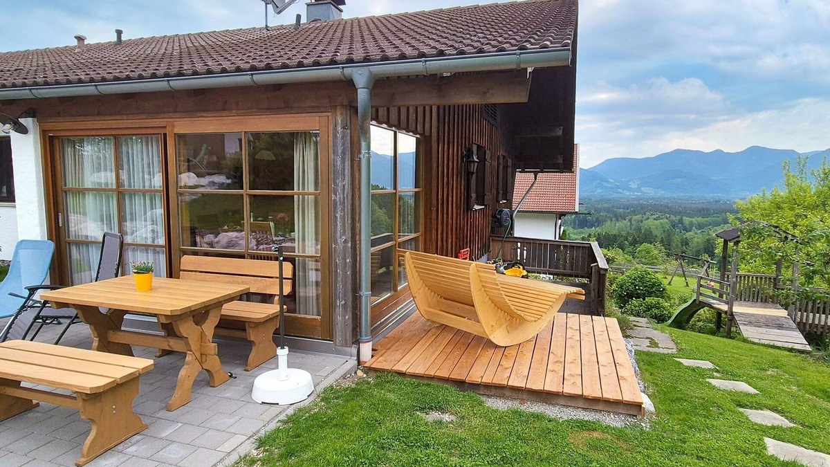 Bad Feilnbach Apartment | Vacation apartment Sulzberg, 2 sep. Bedroom, ground floor with terrace, 68 sqm