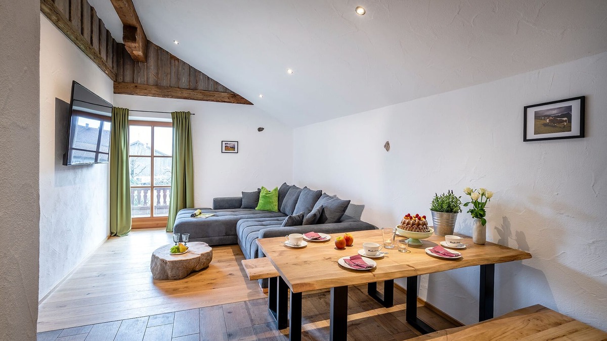 Marquartstein Apartment | Vacation apartment Kirschbaum 75 m², 1-4 persons, 2 bedrooms, eat-in kitchen, shower/WC, WLAN