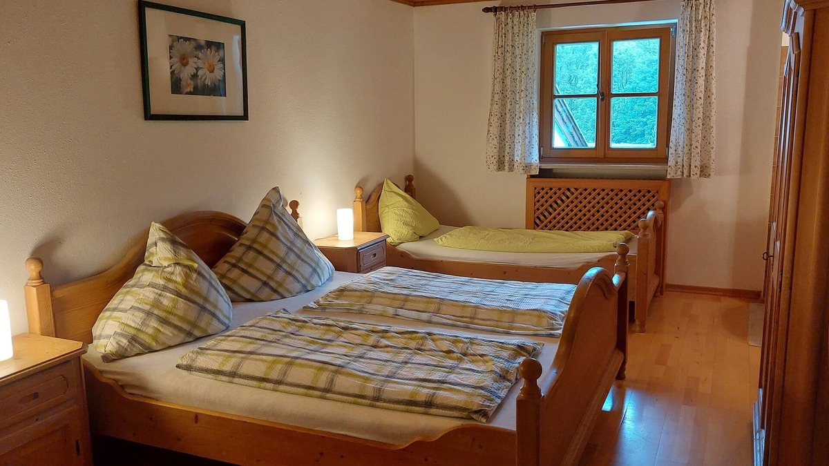Weissbach an der Alpenstrasse Apartment | Vacation apartment 2, 60 sqm, 2 separate bedrooms