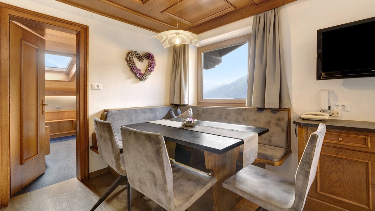 Burgusio Apartment | Vacation Apartment "Sonnenhof Sonnparadies" with Mountain View and Terrace