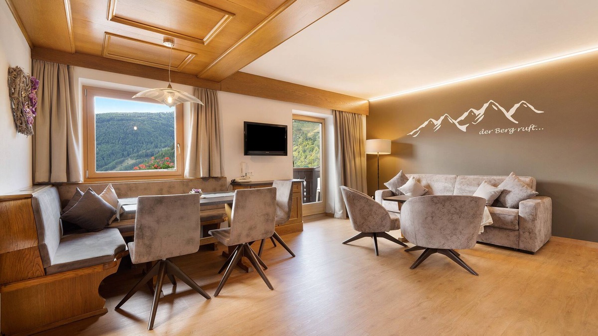 Burgusio Apartment | Vacation Apartment Sonnenhof SONNBLICK with Mountain View