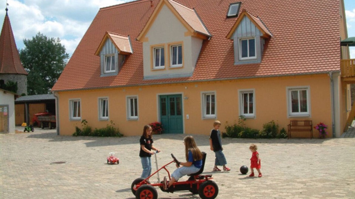 Merkendorf Apartment | Vacation apartment (1st floor) at the Ferienhof an der Stadtmauer Merkendorf