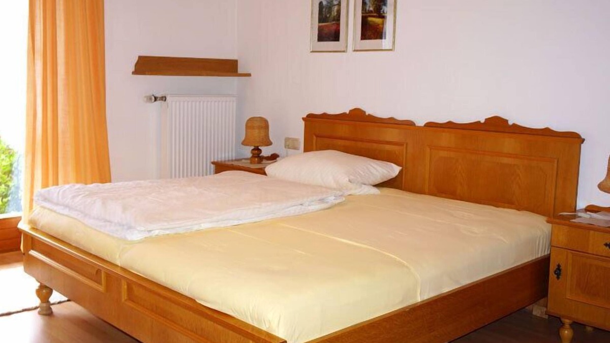 Kreuzfeld Apartment | Vacation apartment 1 for 4 persons with terrace, 60 sqm, eat-in kitchen, 2 bedrooms