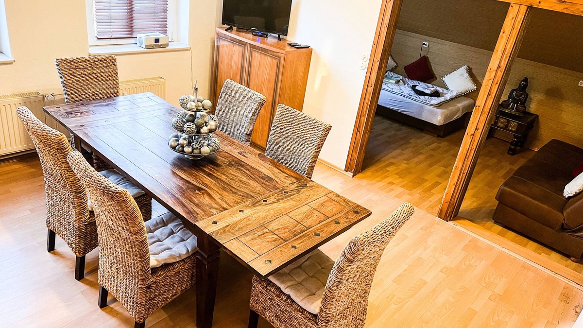 Falkensee Apartment | Vacation apartment 150 sqm with shower for families, business, craftsmen "Casa20200"