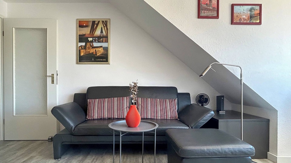 Doese Apartment | Vacation apartment 17 near the beach in Haus Elbstrom with a view of the Döse spa gardens