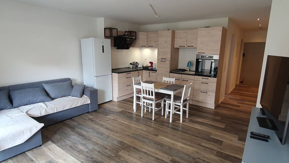 Meiningen Apartment | Vacation apartment 2 in the heart of Meiningen, with a view of the theater