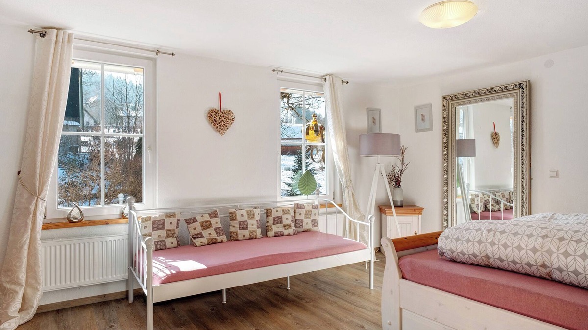Sankt Georgen im Schwarzwald Apartment | Vacation apartment 3 - 9 persons' 2 bathrooms, balcony and Wi-Fi