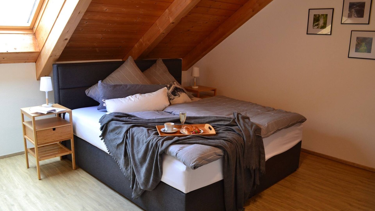 Muensingen Apartment | Vacation apartment, 80sqm, garden and balcony, 2 bedrooms, max. 4 persons