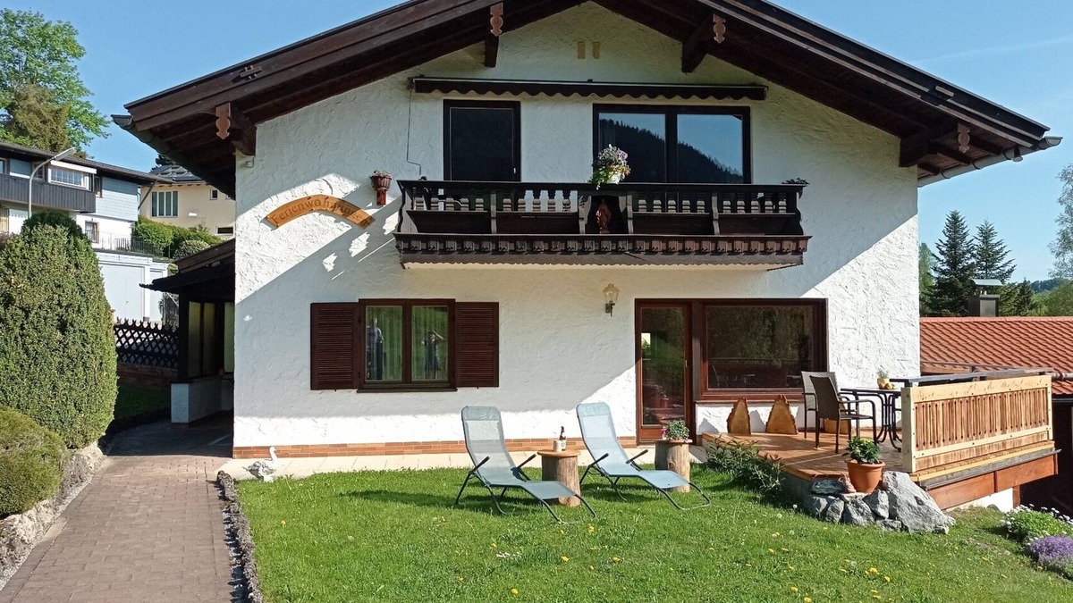 Hausham Condo | Vacation apartment (80 m²) with wonderful panoramic view between Schliersee and Tegernsee
