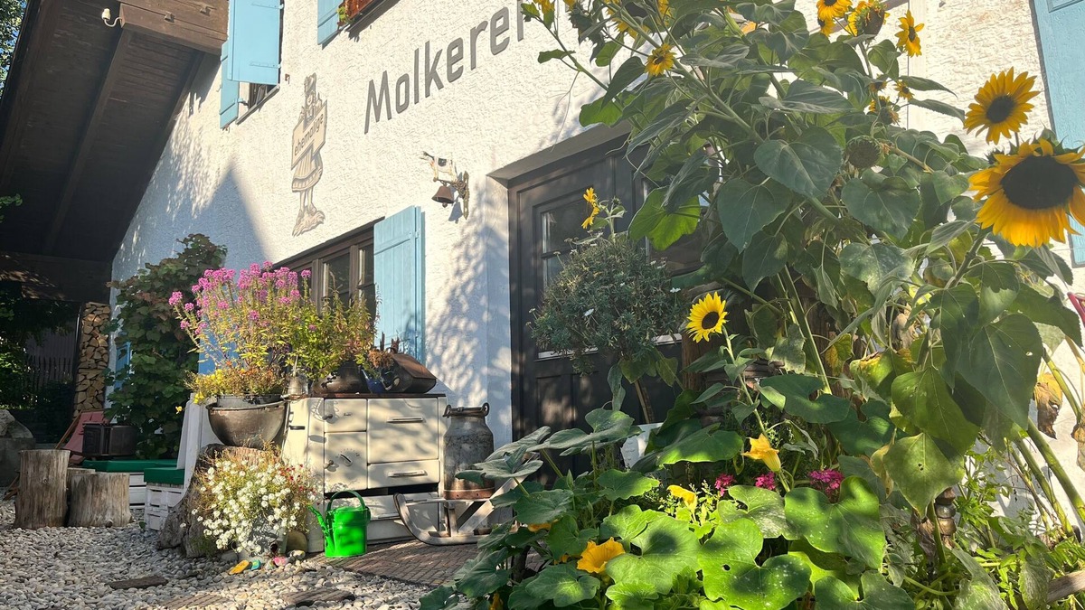 Bernbeuren Apartment | Vacation apartment/apartment for 12 guests with 200m² in Bernbeuren (116897)