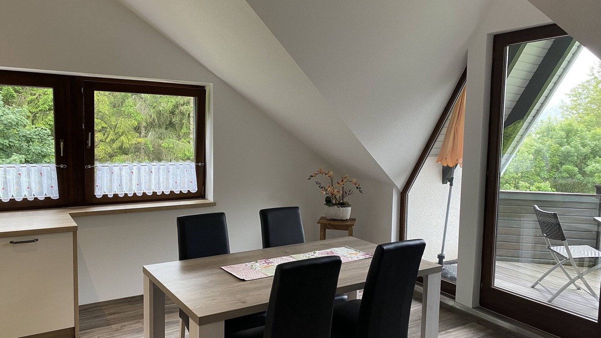 Pfeffingen Apartment | Vacation apartment Am Irrenbächle, 68sqm, attic, 2 bedrooms, balcony, max. 4 persons