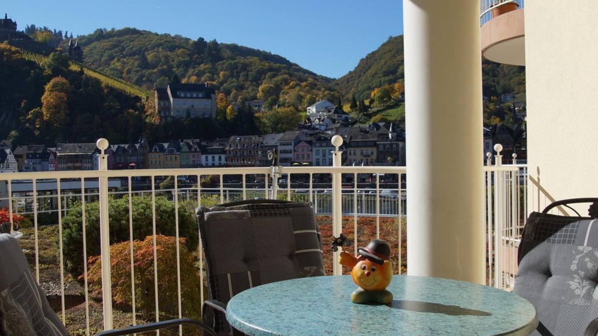 Cochem Apartment | Vacation apartment "Am Moselufer" - 4-bed apartment