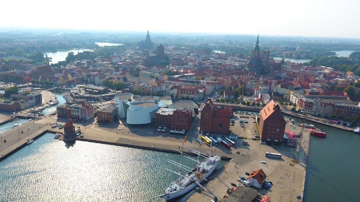 Tribseer Vorstadt Apartment | Vacation apartment/apartment for 5 guests with 70m² in Stralsund (92357)
