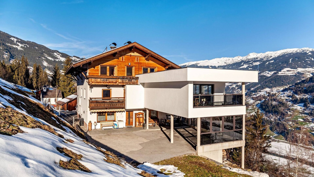 Hippach Apartment | Vacation apartment 'App 24 persons Innerspielleiten ' with mountain view, private terrace