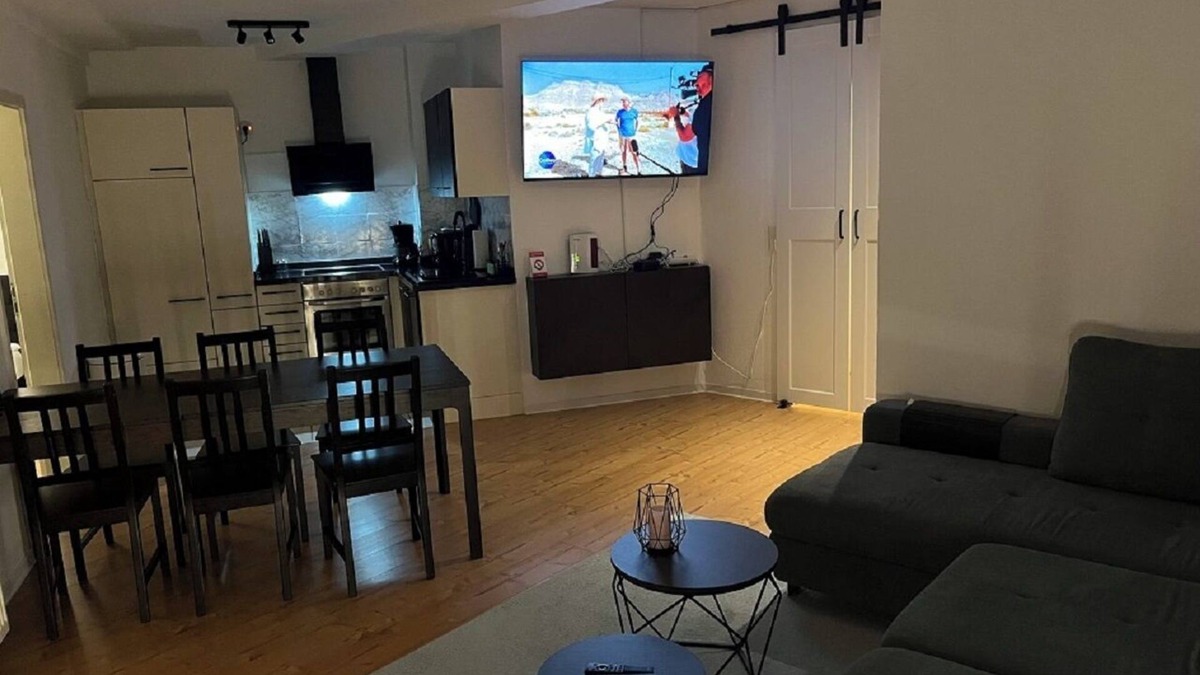 Burglesum Apartment | Vacation apartment at Knoops Park 1 bedroom; 1 living room; kitchen; bathroom, terrace