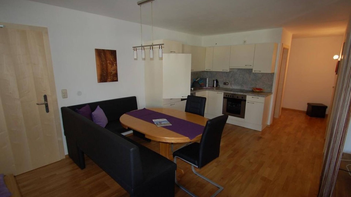 Kolsassberg Apartment | Vacation apartment Rote Wand with 2 bedrooms - Pension Unterhof