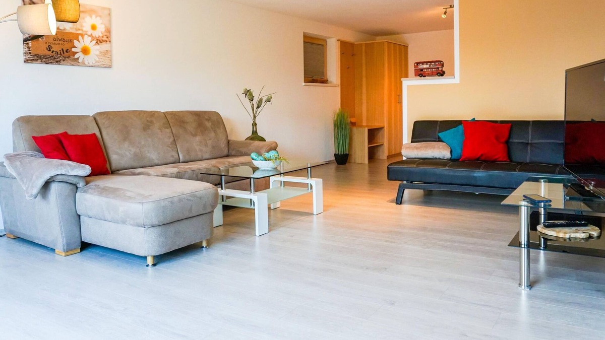 Schraden Apartment | Vacation apartment "Bergblick Souterrain"