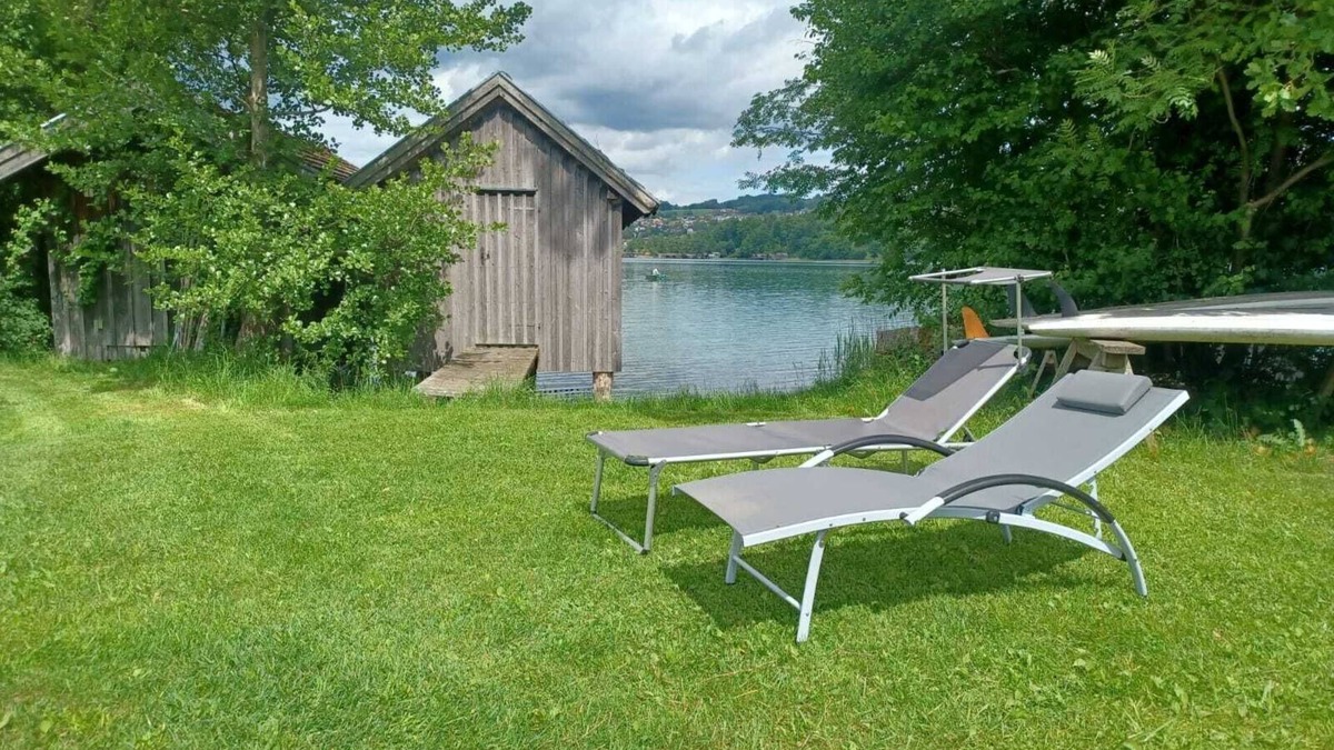 Tiefgraben Apartment | Vacation apartment directly on the beautiful Irrsee with its own bathing area