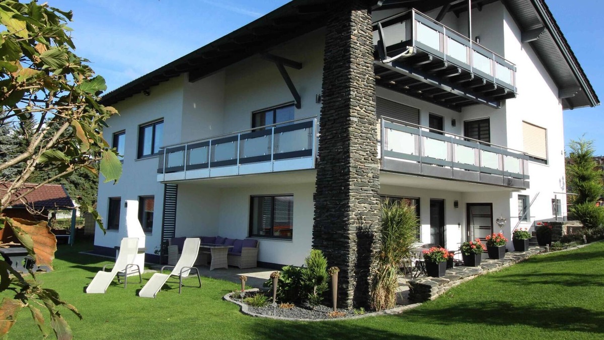Bad Koetzting Apartment | Vacation apartment (94sqm) with terrace in a quiet location