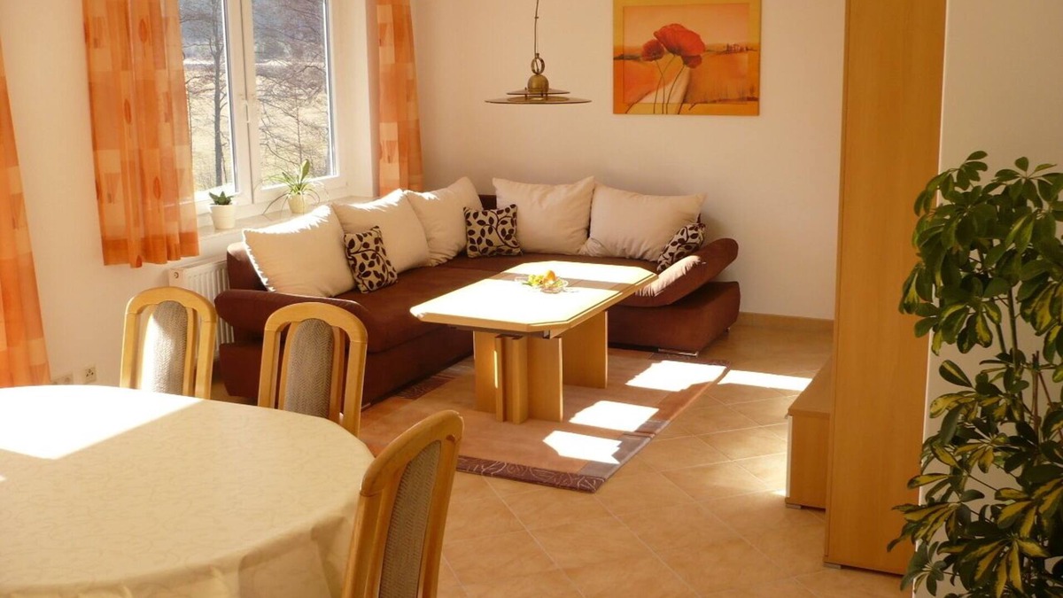 Hubertshofen Condo | Vacation apartment with lake view
