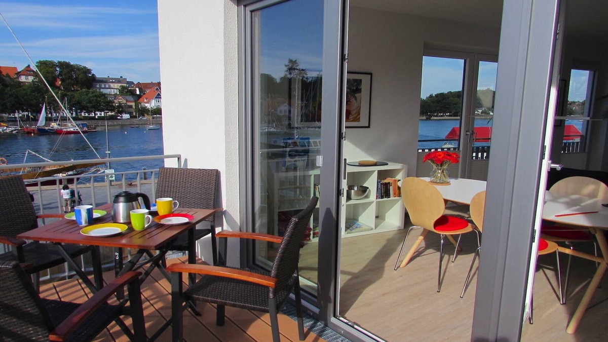 Eckernfoerde Apartment | Vacation apartment/apartment for 4 guests with 78m² in Eckernförde (122006)