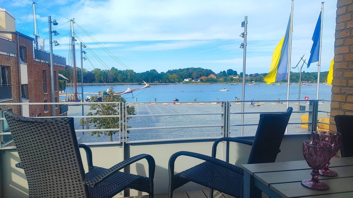 Eckernfoerde Apartment | Vacation apartment/apartment for 5 guests with 105m² in Eckernförde (263620)