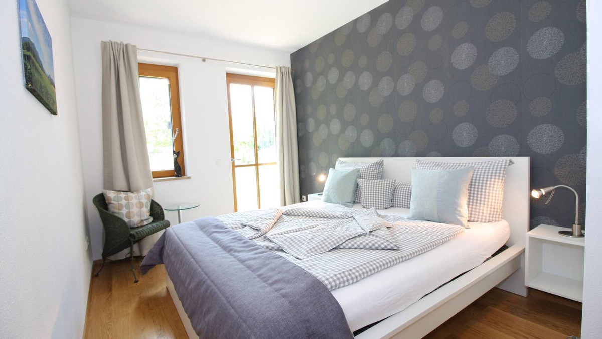 Grabenstatt Apartment | Vacation apartment Achental - spacious apartment (120 sqm), max. 6 pers.; open kitchen